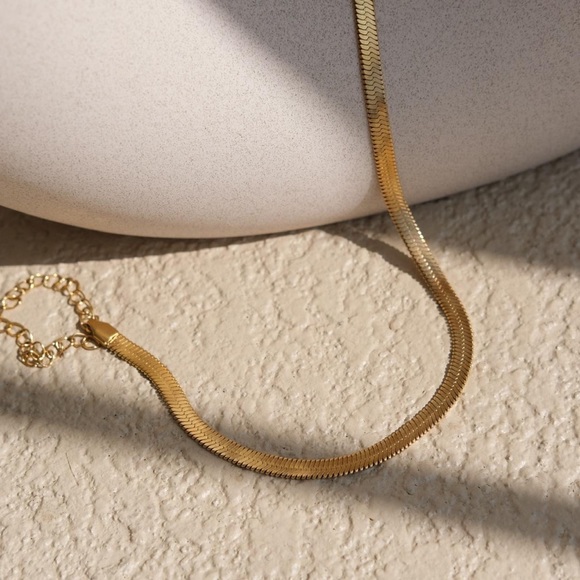 CLOSING SALE!🔅18K Gold Plated 5mm Snake Chain Necklace - Picture 3 of 8